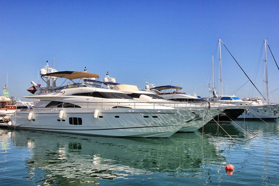 Transporteur pour avitaillement de bateaux privés sur la Côte d'Azur et la Côte Bleue